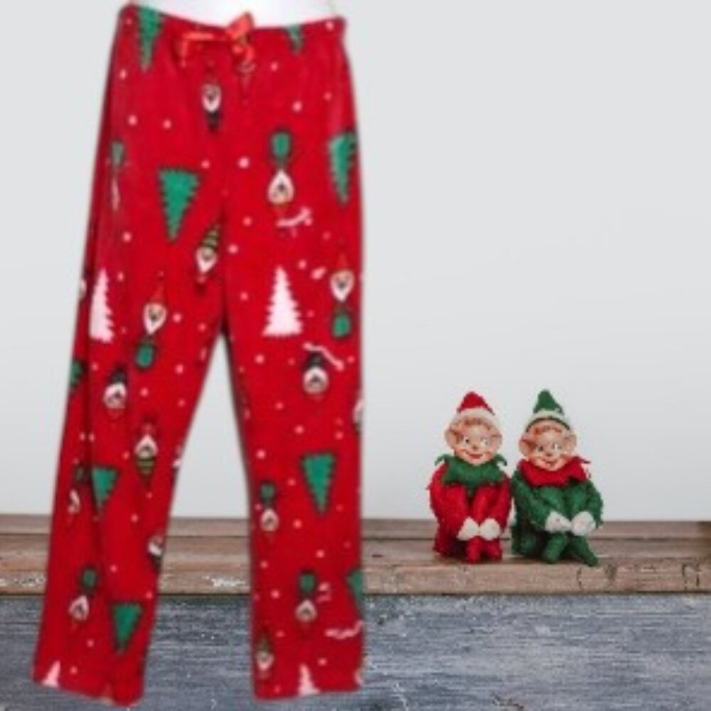 Weekending Festive Plushie Red Pajama Pants Size Large But Fits Like a Medium